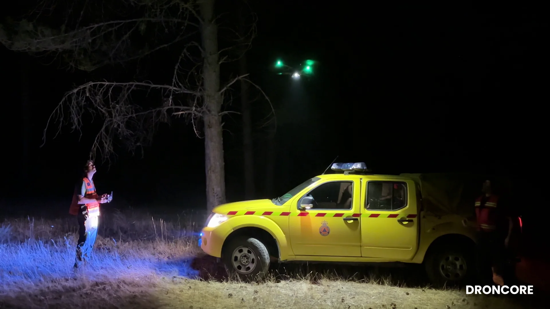 Dron despegando durante el operativo del incendio de La Mierla